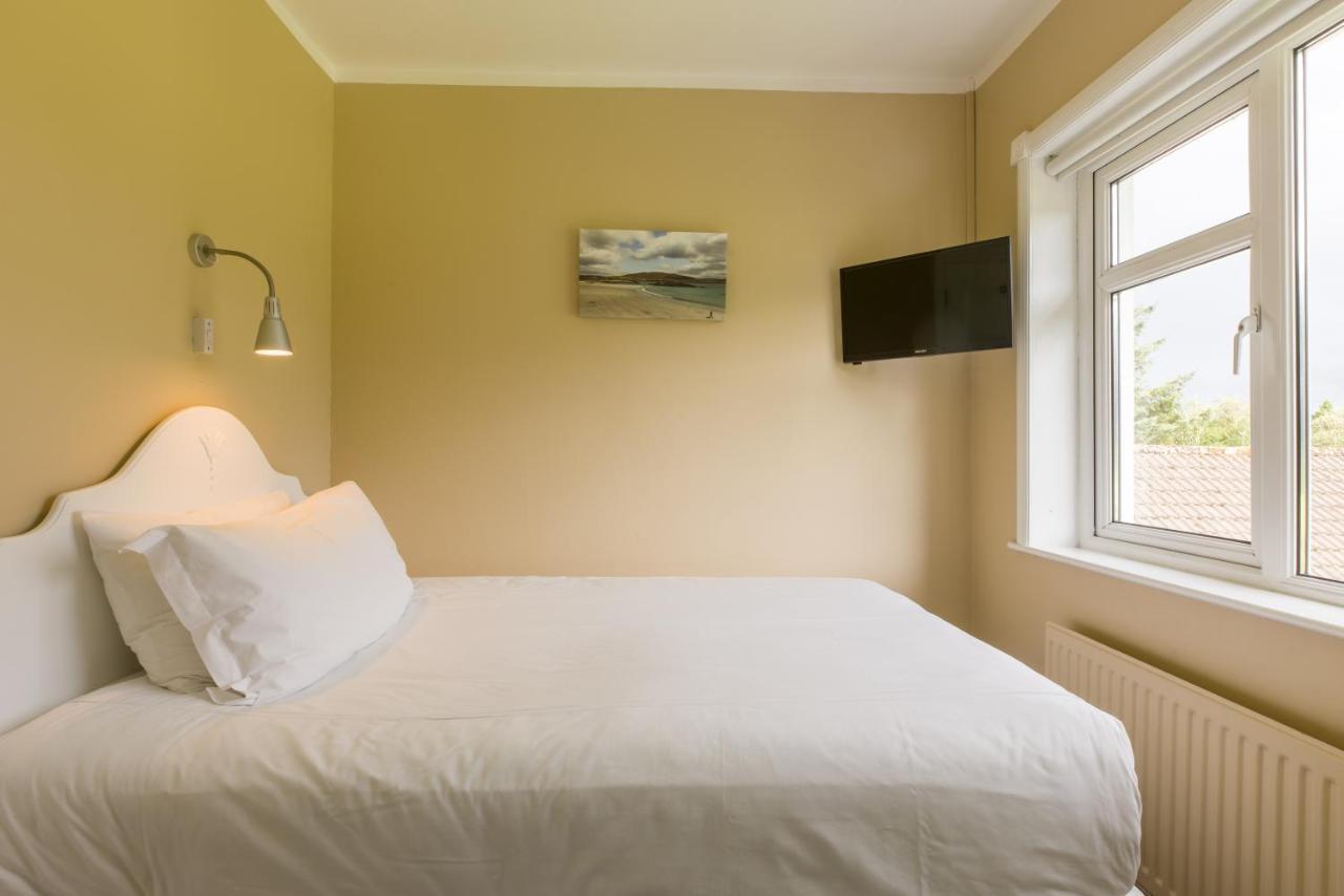 Lios Na Manach Eco B&B Woodford  エクステリア 写真