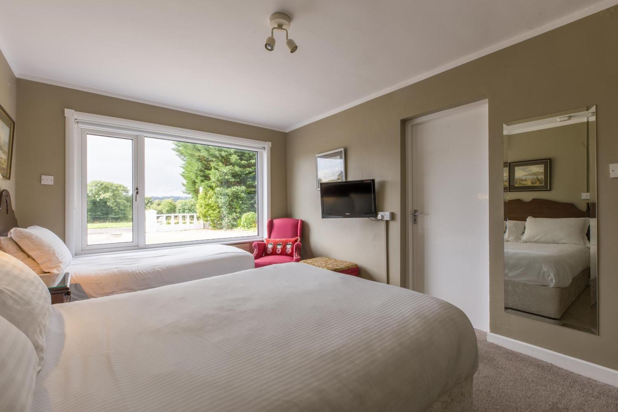 Lios Na Manach Eco B&B Woodford  エクステリア 写真